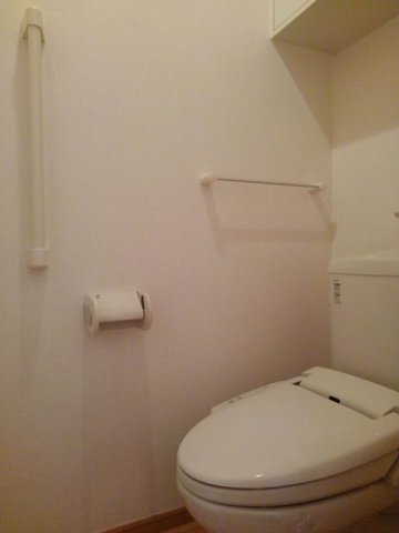 インフィニティーＡのトイレ|清潔感のあるトイレです