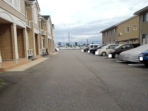 インフィニティーＡの駐車場|駐車場完備です