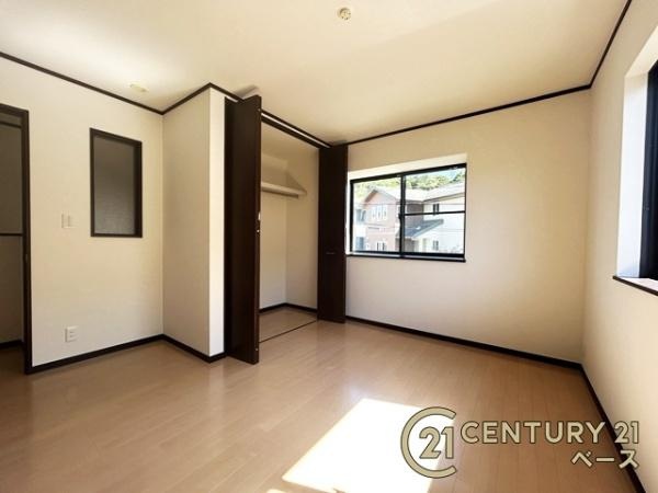 生駒市南山手台　一戸建の洋室|明るい雰囲気の洋室です！