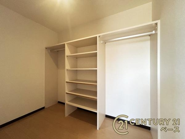 生駒市南山手台　一戸建の収納|広々としたＷＩＣを完備！大きな荷物も楽々収納！