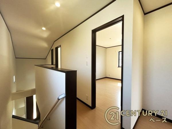 生駒市南山手台　一戸建の内装|こちらは２階廊下部分です！