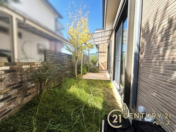 生駒市南山手台　一戸建のその他|多用途に使えるお庭スペースと土間スペースです！