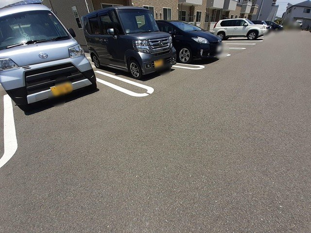 メゾン・シャーンス　Ⅰの駐車場