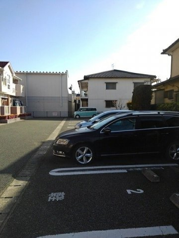 リバーサイド．Ｋ．笹原の駐車場