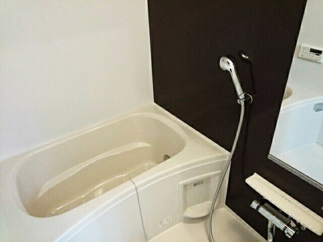 メゾン　ド　ボヌールの浴室