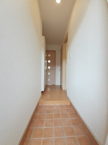 メゾン　エテルナの玄関