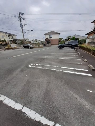 メゾン　エテルナの駐車場