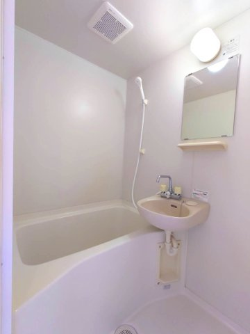 メゾンサンガの浴室|お風呂で日々の疲れを落としましょう