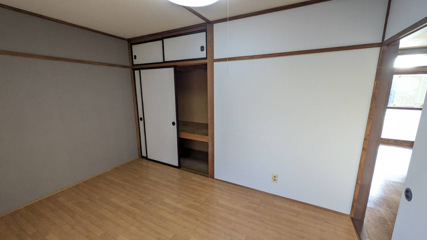 松本マンションの洋室