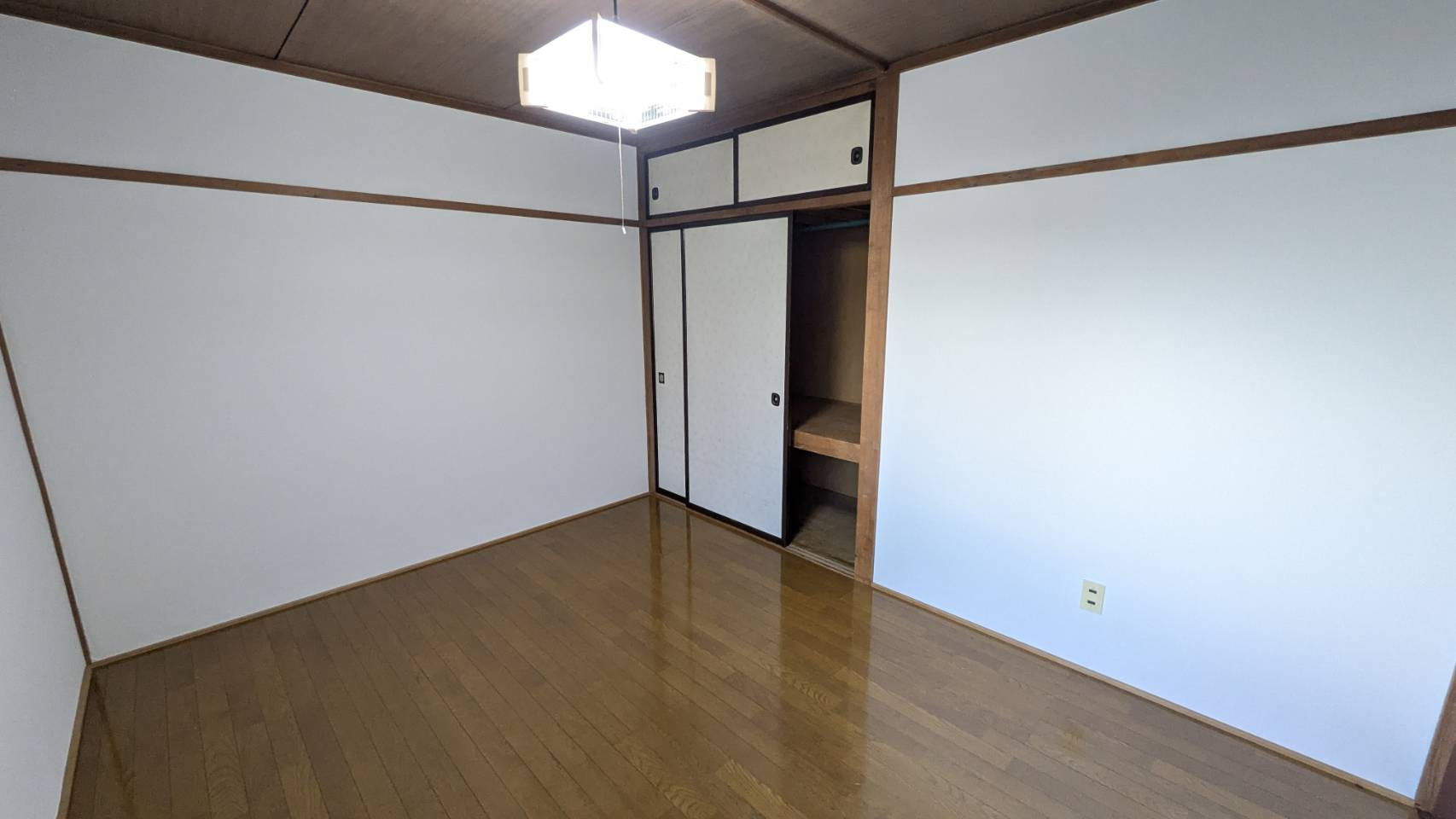 松本マンションの洋室