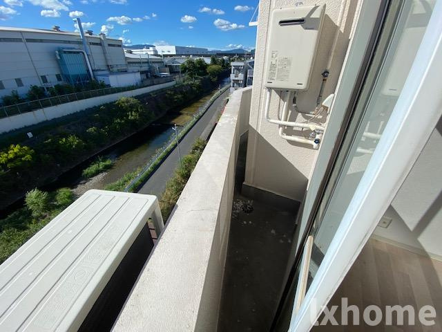 スミエール21のバルコニー|暖かな日差しのふりそそぐバルコニー