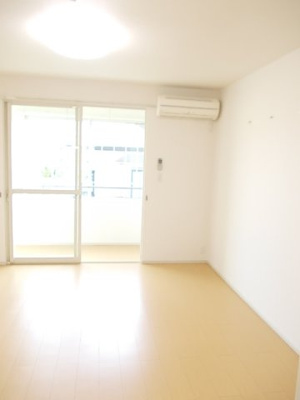 【居間・リビング】 | ブリーゼ元町Ⅱ