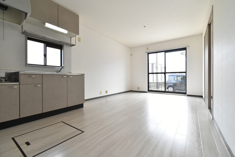 アドバンテイジ三潴の居間・リビング|こちらのリビングで趣味の時間をお楽しみください