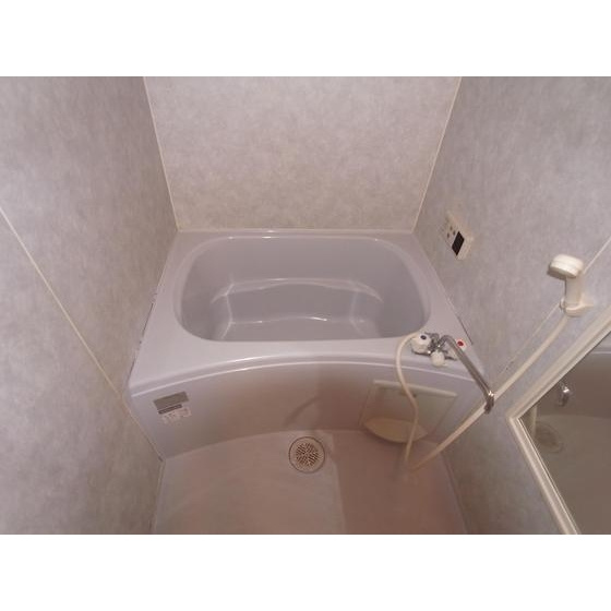 アドバンテイジ三潴の浴室|ゆったり過ごせるお風呂です