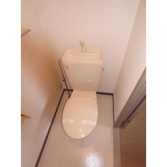 久留米市三潴町田川のアパートのトイレ|落ち着いたトイレです