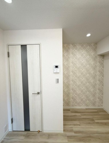 【玄関】 | 駒込マンション | 玄関横には、TVモニター付きインターフォンがあります！