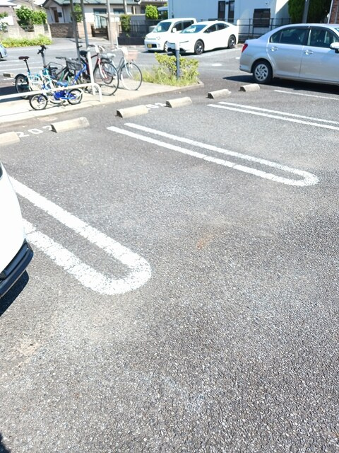 シャルマンＣの駐車場