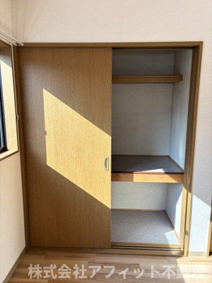 【その他】 | クオリティーヴィレ | 洋室6帖の押入れ