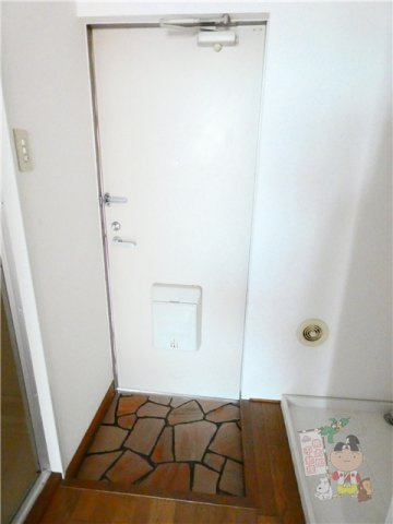 リヴラン弓之町の玄関