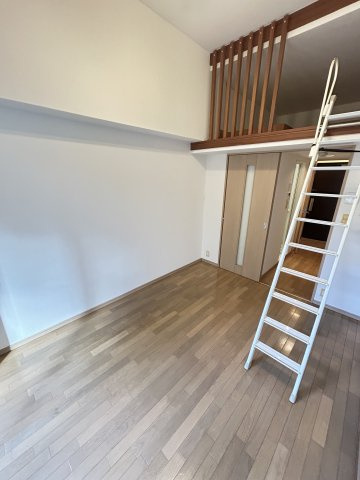 エステムコート三宮駅前ラ・ドゥーの居間・リビング