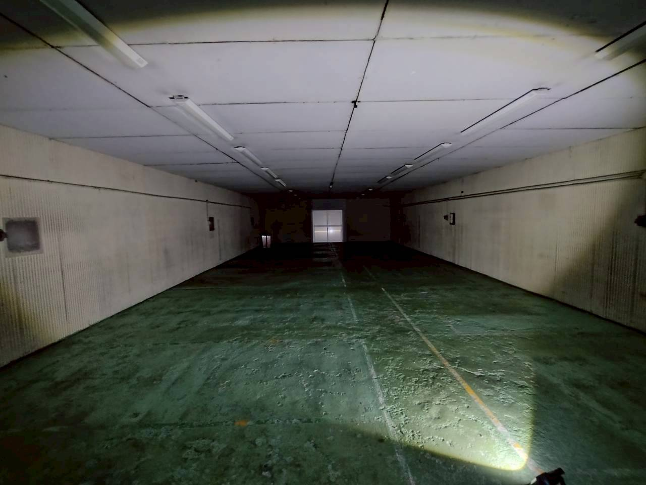 御津町大草　貸工場の内装