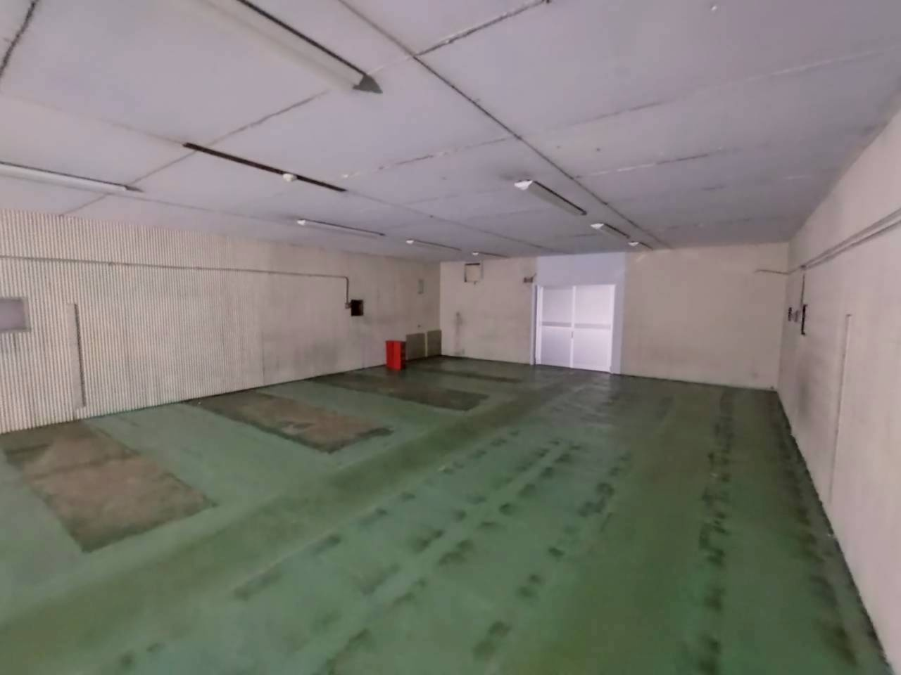 御津町大草　貸工場の内装