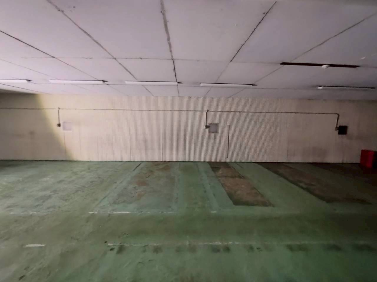 御津町大草　貸工場の内装