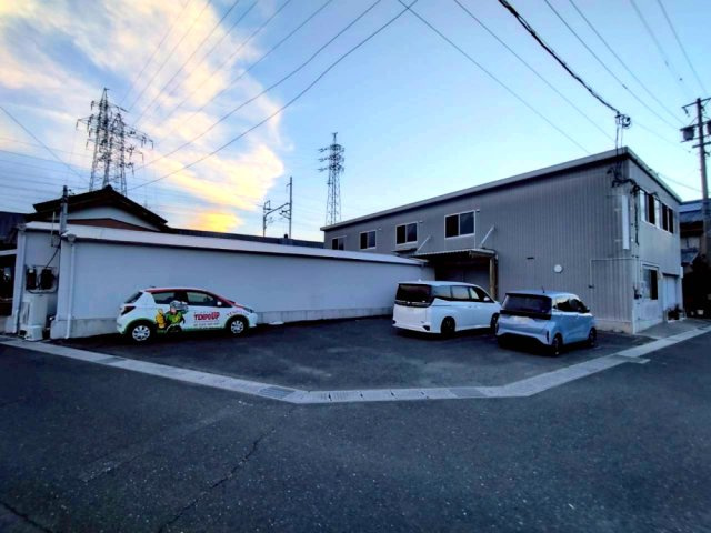 御津町大草　貸工場の外観