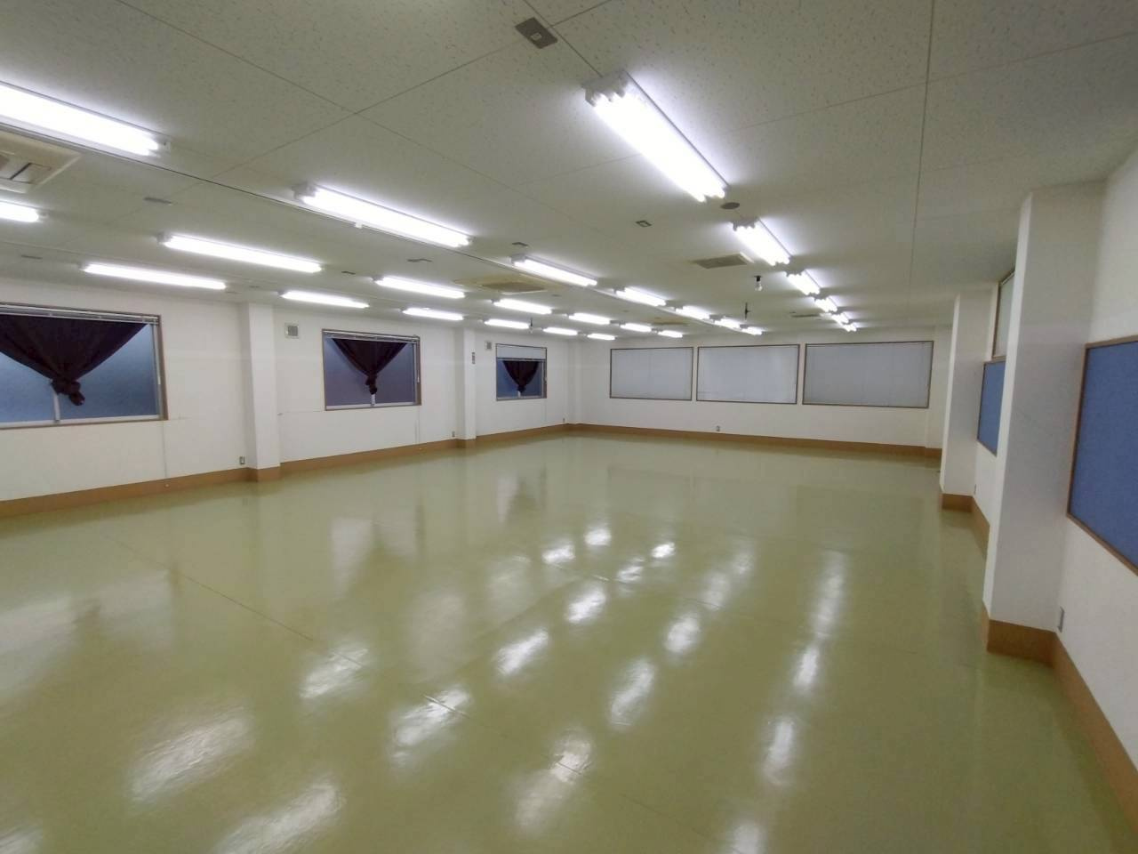 御津町大草　貸工場の内装