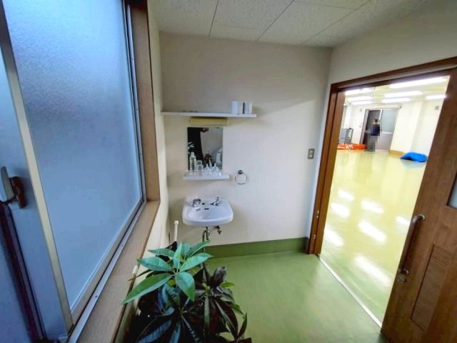 御津町大草　貸工場のトイレ