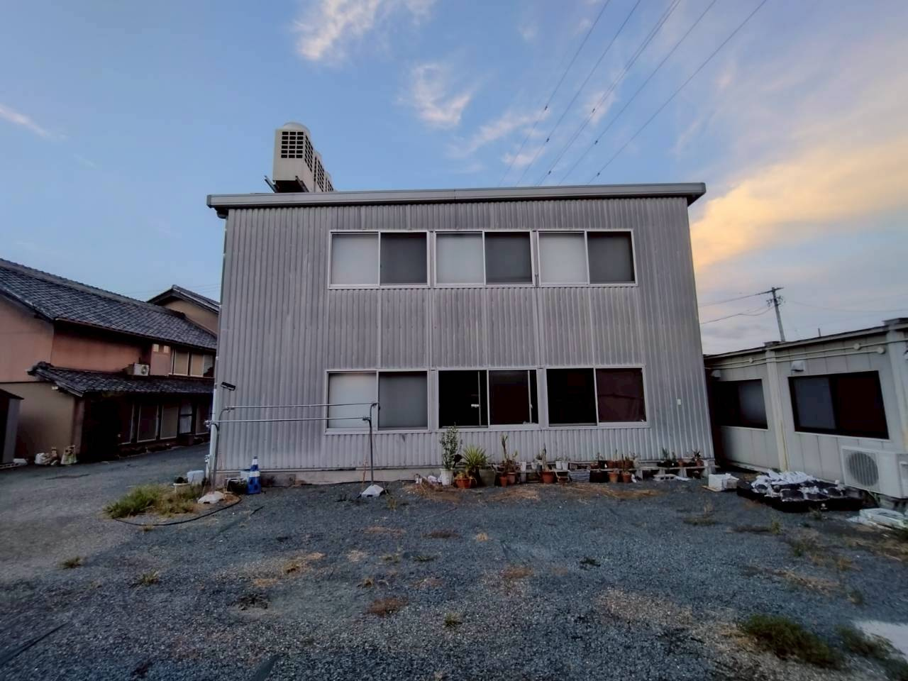 御津町大草　貸工場の外観