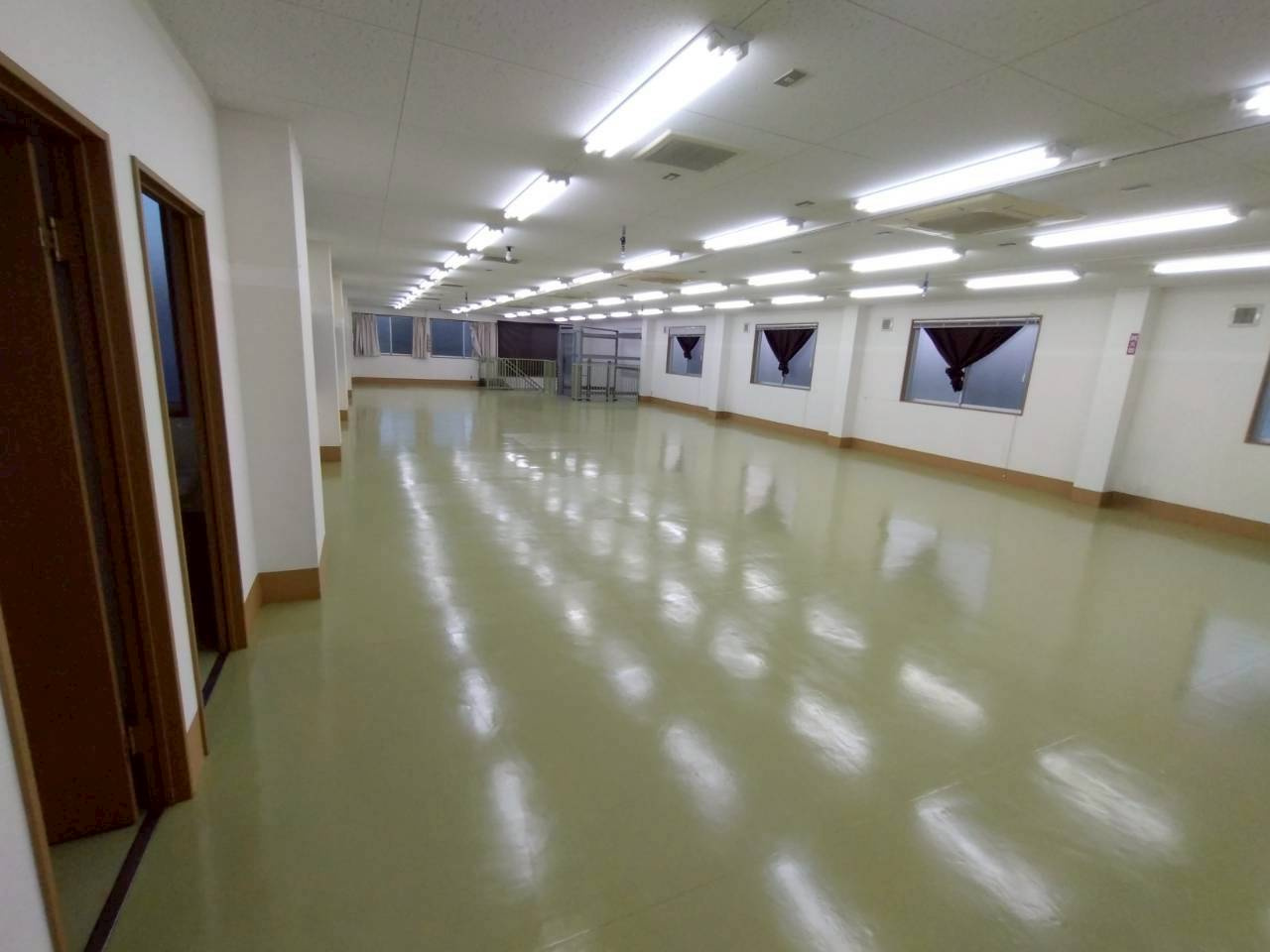 御津町大草　貸工場の内装