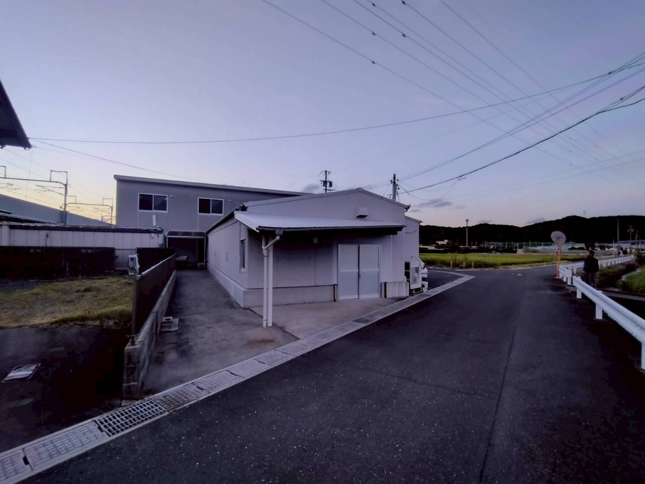 御津町大草　貸工場の外観