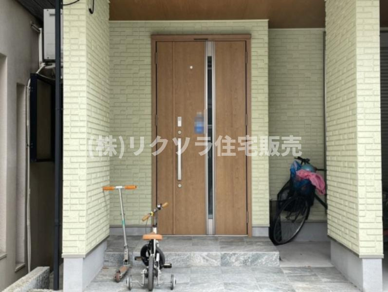 金田町５丁目　中古一戸建ての玄関|■物件内覧・資金計画相談・住宅ローン相談、リフォーム相談、お問合せ受付中■
※当日・翌日のご内覧、ご相談はお電話でのお問合せがスムーズです！