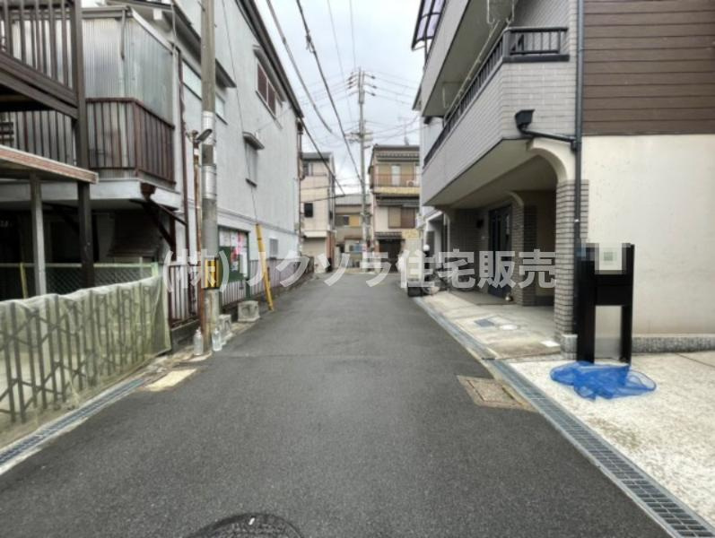 金田町５丁目　中古一戸建ての前面道路含む現地写真|■物件内覧・資金計画相談・住宅ローン相談、リフォーム相談、お問合せ受付中■
※当日・翌日のご内覧、ご相談はお電話でのお問合せがスムーズです！
