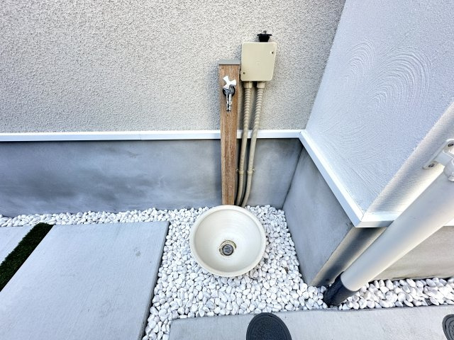 旭区中白根２丁目戸建のその他|立水栓があるので車の洗車、ガーデニングの水まきなどに大活躍しそうです。