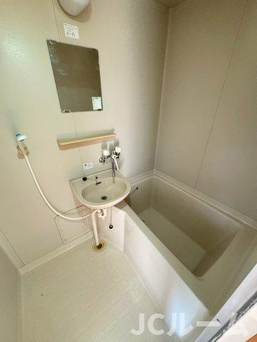 柏崎市大字安田のアパートの浴室