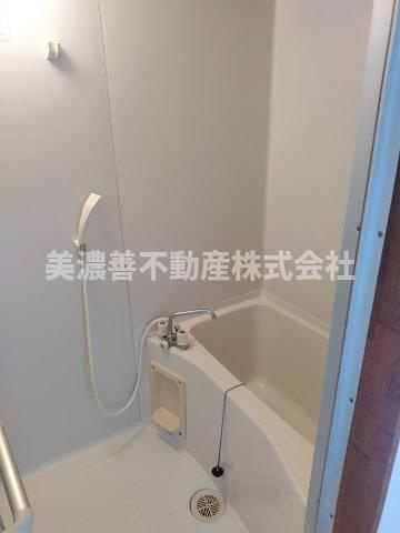 ６５８２６　岐阜市折立アパートの浴室