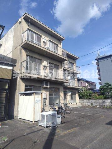 ６５８２６　岐阜市折立アパートの外観