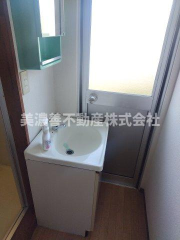 ６５８２６　岐阜市折立アパートの洗面所