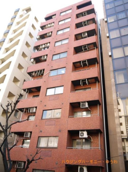 【外観】 | ライオンズマンション東池袋 | モダンでスタイリッシュな印象を与えるブラウンを基調とした外観。