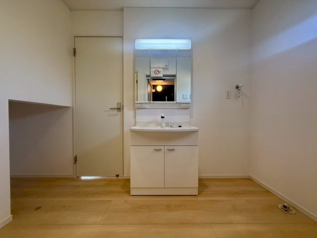 種崎の独立洗面台