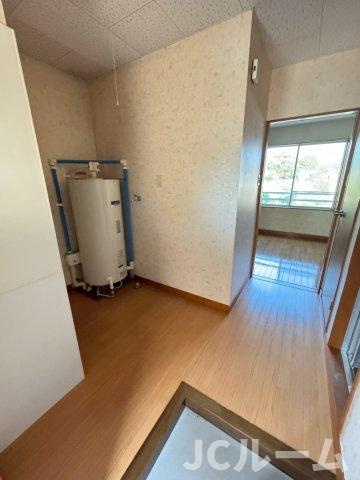 柏崎市大字安田のアパートの玄関