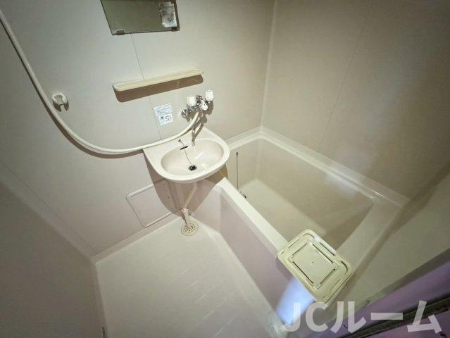 柏崎市大字安田のアパートの浴室