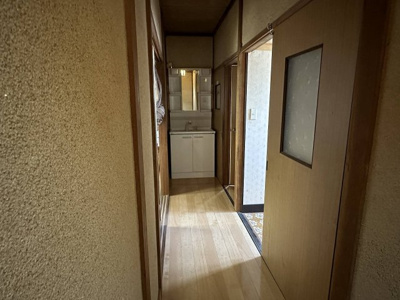 【設備】 | 塩尻市大門二番町 中古住宅 | 廊下