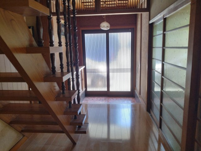 【玄関】 | 塩尻市大門二番町 中古住宅 | 玄関