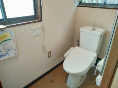 【トイレ】 | 塩尻市大門二番町 中古住宅 | トイレ