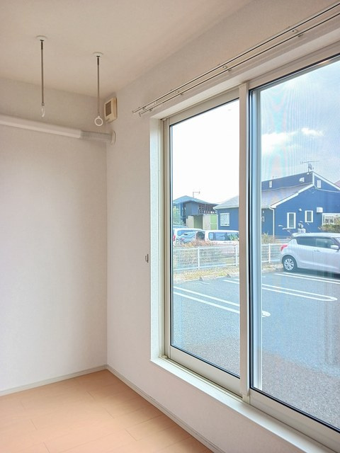 熊本市西区小島９丁目のアパートのバルコニー