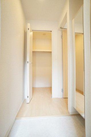 エムズレジデンスの玄関