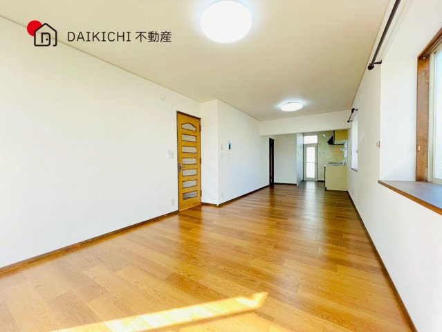 【居間・リビング】 | 鴻巣市箕田　中古戸建